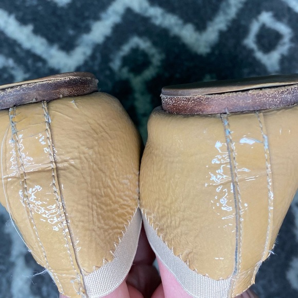 Tory Burch Caroline Patent Leather Scrunch Ballet Flats - Picture 2 of 8